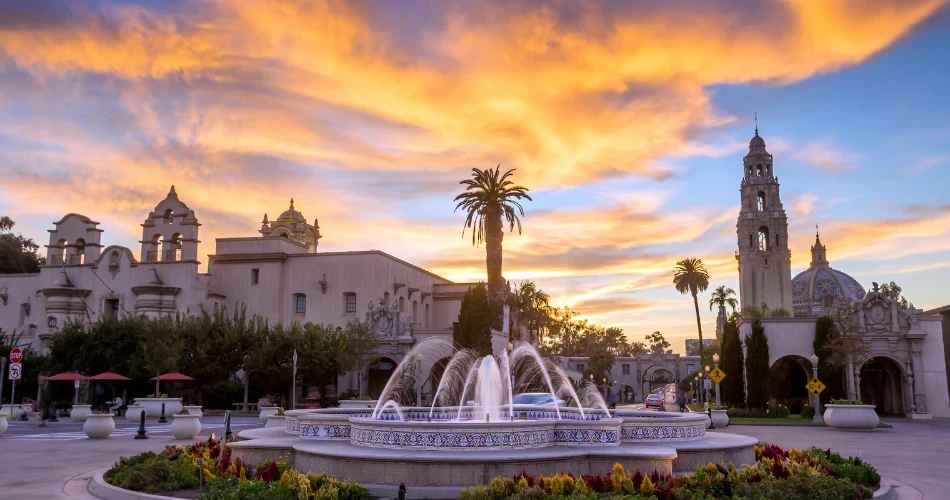 Esensial San Diego. Panduan Perjalanan untuk Tempat Wisata, Makanan & Petualangan
