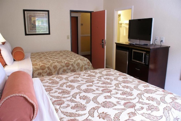 Harborview Inn & Suites-Convention Center-Airport-Gaslamp-Seaworld-Zoo-Balboa Park image 15